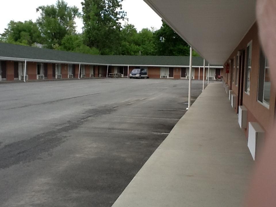 Caronoda Motel Central City Exterior photo
